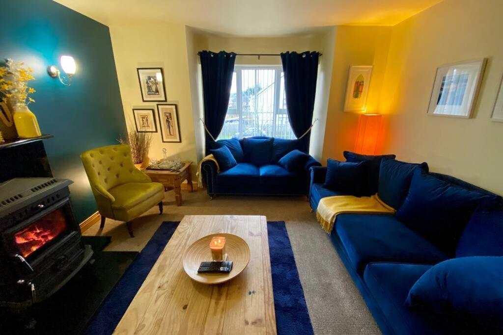 3 Bedroom House Located In Centre Of Carndonagh Exteriér fotografie