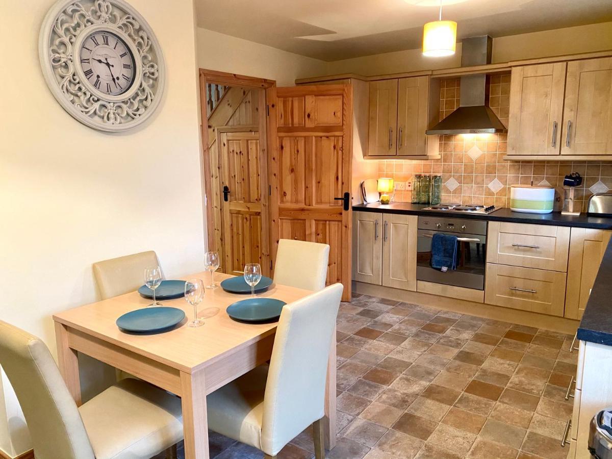 3 Bedroom House Located In Centre Of Carndonagh Exteriér fotografie