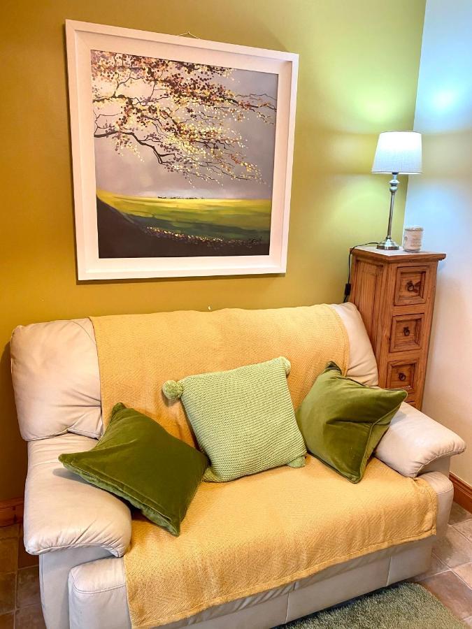 3 Bedroom House Located In Centre Of Carndonagh Exteriér fotografie