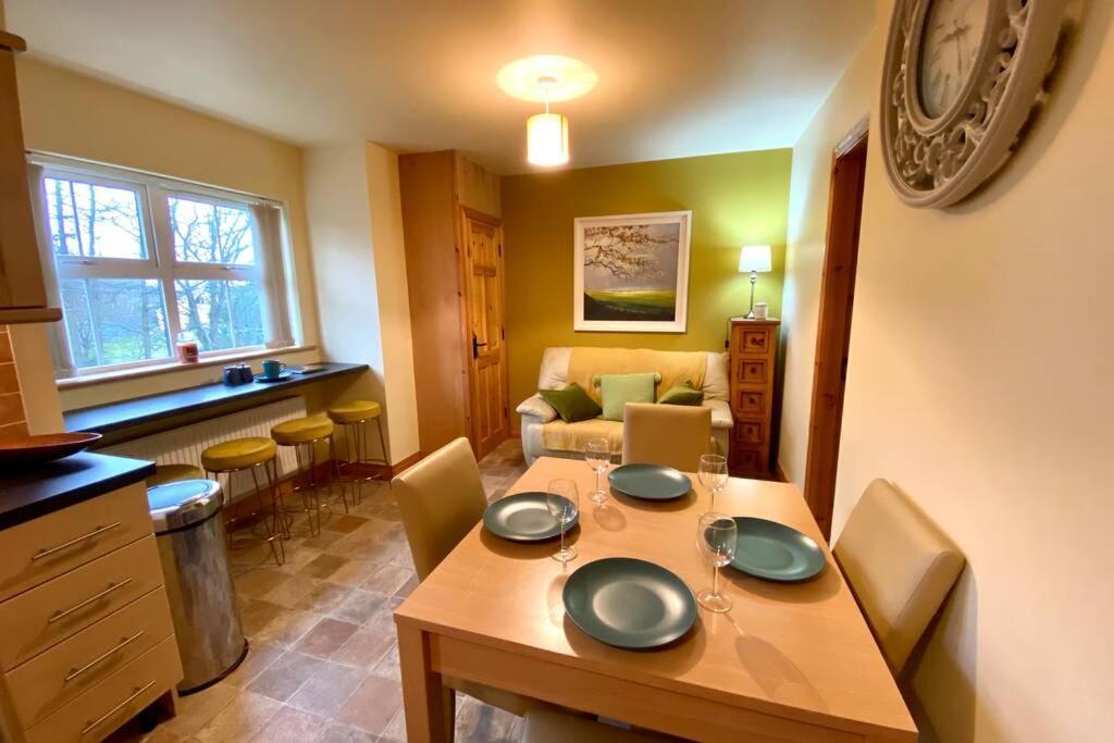 3 Bedroom House Located In Centre Of Carndonagh Exteriér fotografie