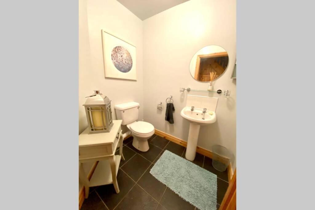 3 Bedroom House Located In Centre Of Carndonagh Exteriér fotografie