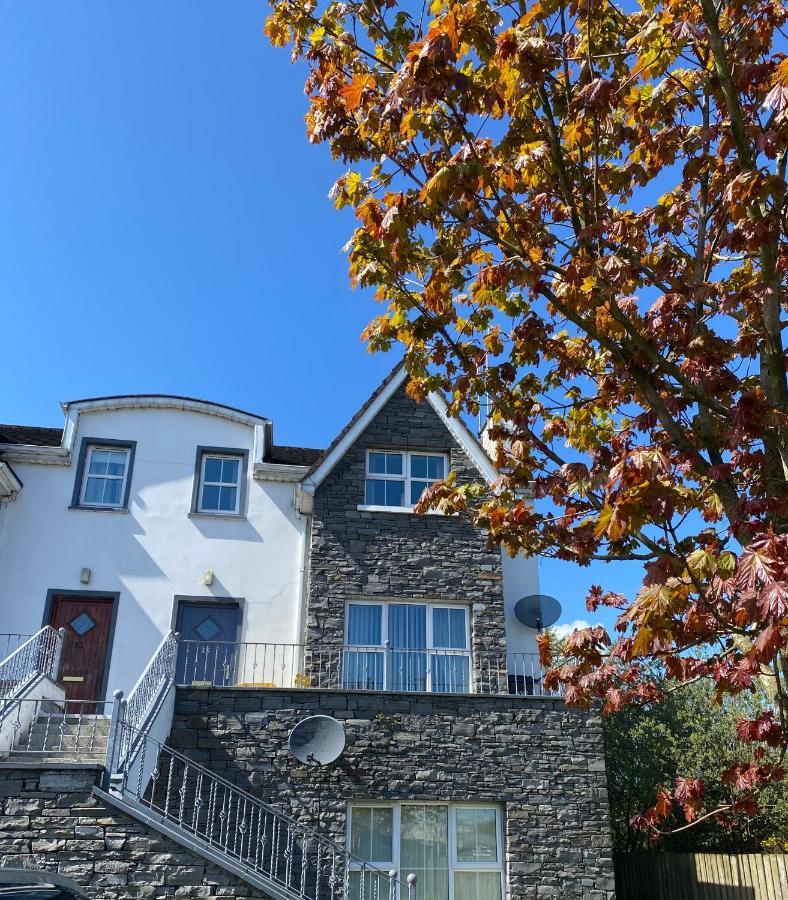 3 Bedroom House Located In Centre Of Carndonagh Exteriér fotografie
